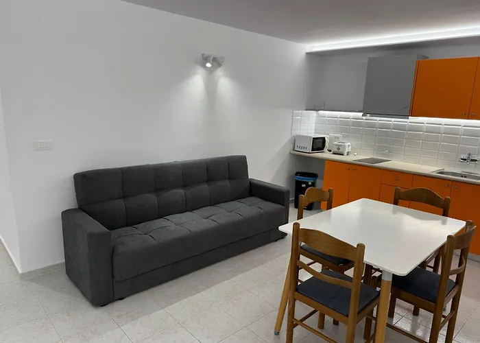 Dk House